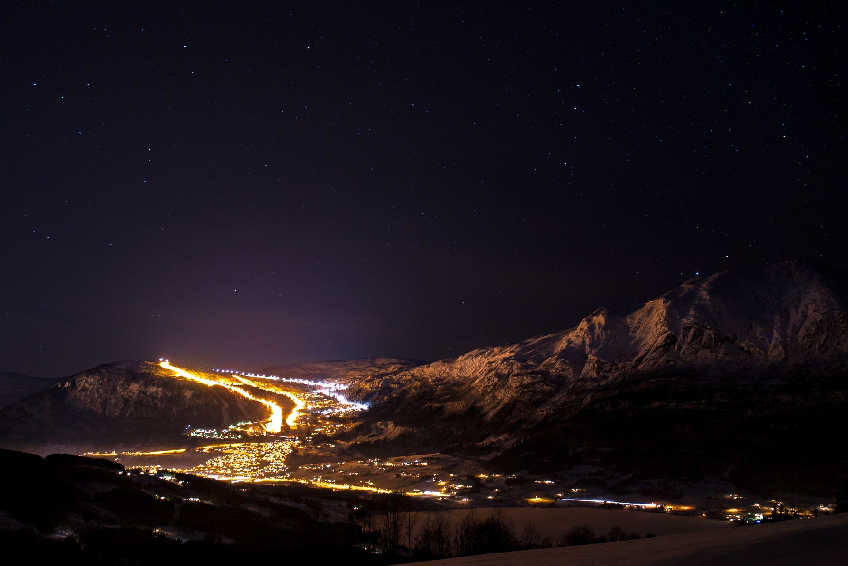 Evening skiing in Voss Resort