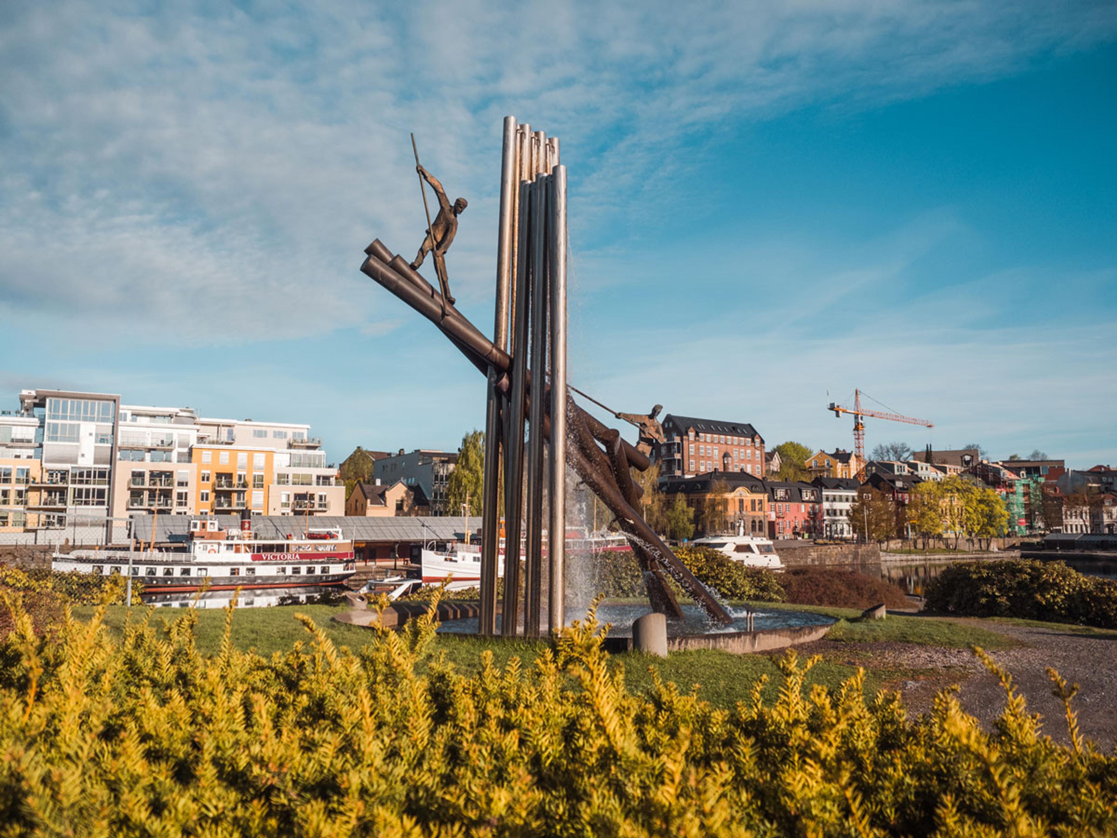 fløtningsmonument i Skien