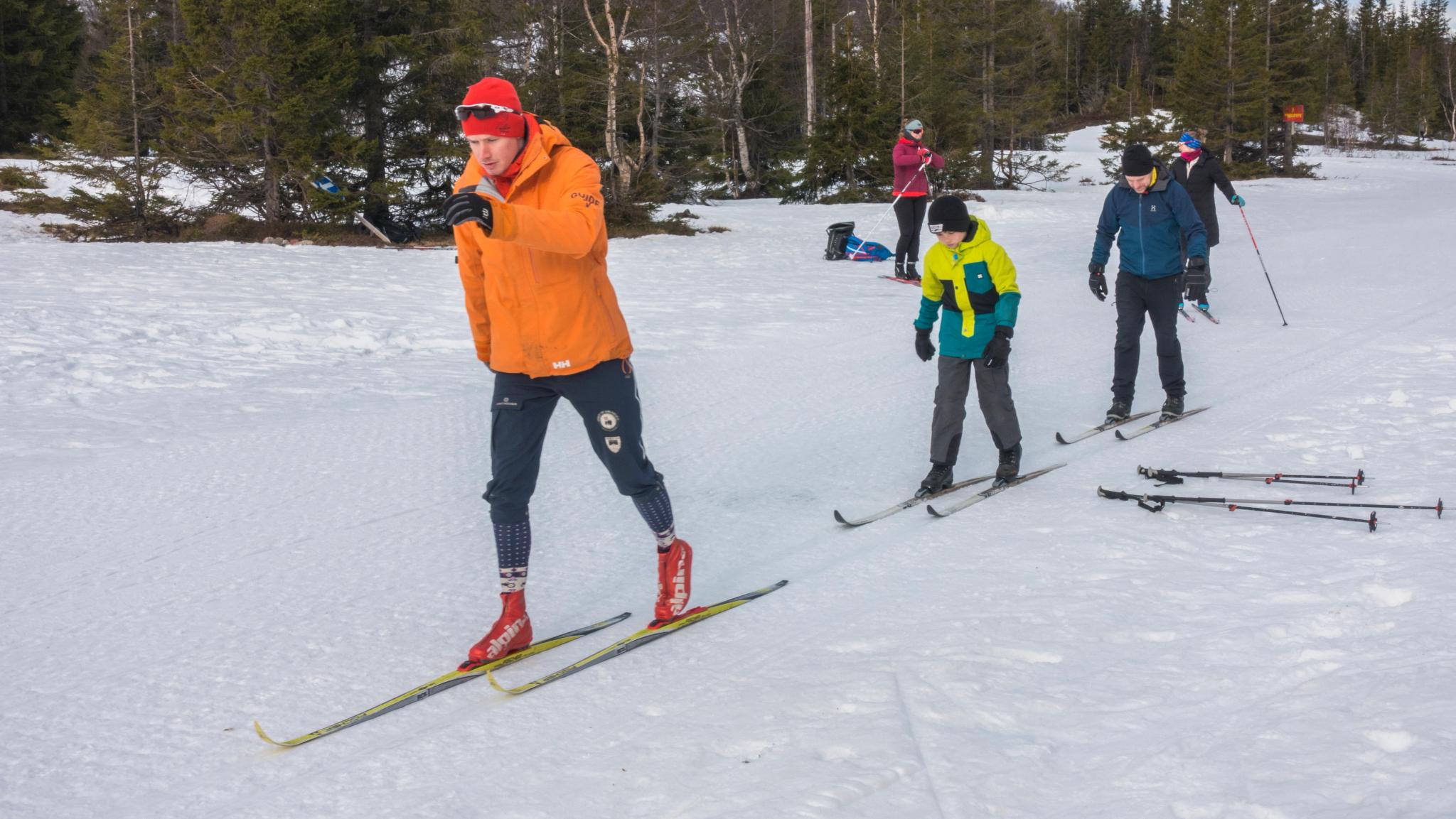 The guide teaches how to do cross country skiing 