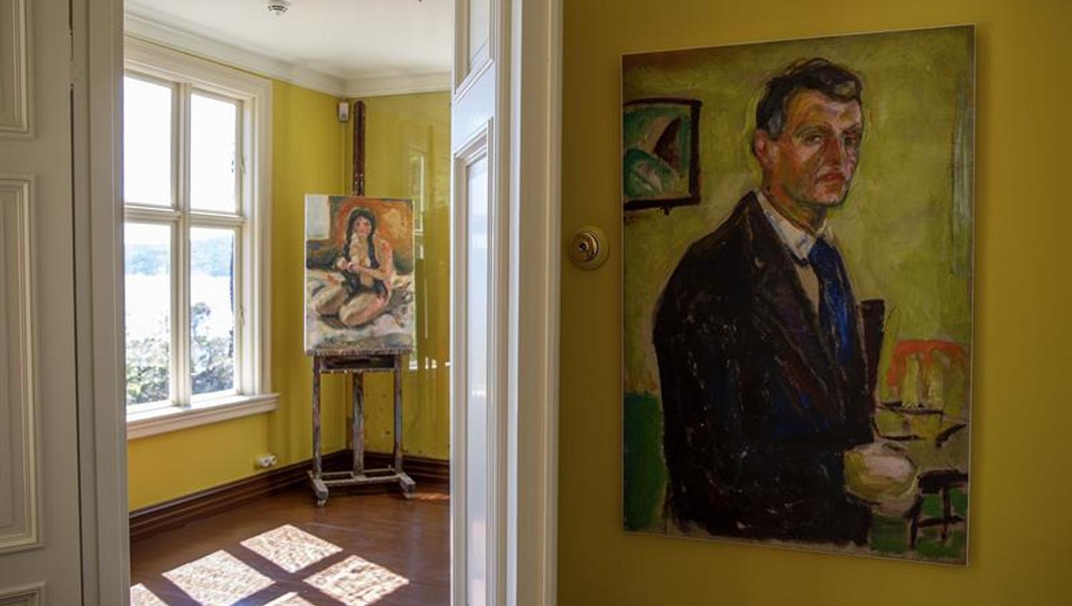 pictures in a yellow room and paitings by edvard munch