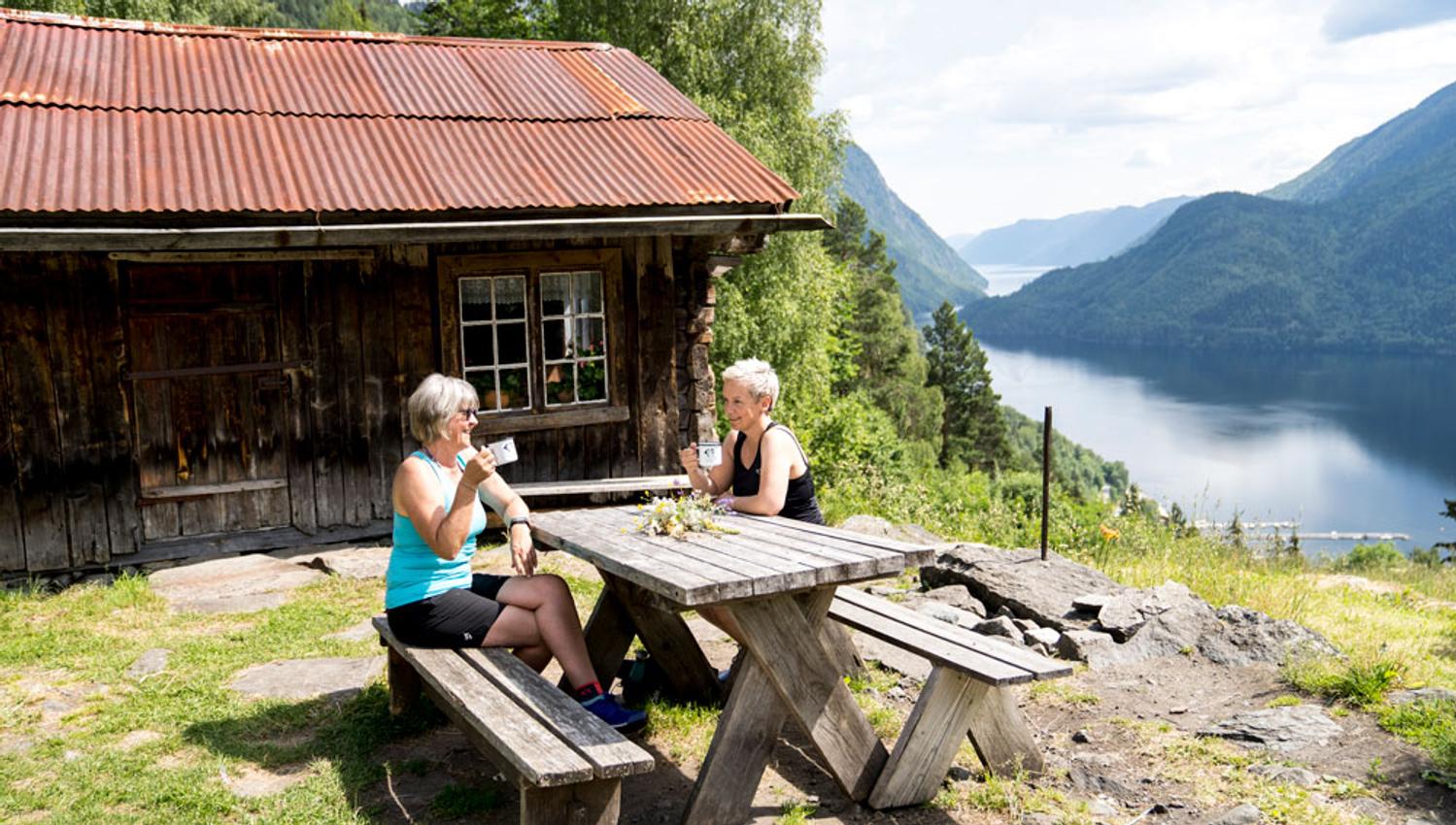 Tokke_sommer_Yngve-Ask_2-damer-ruiplassen-2_1000x667