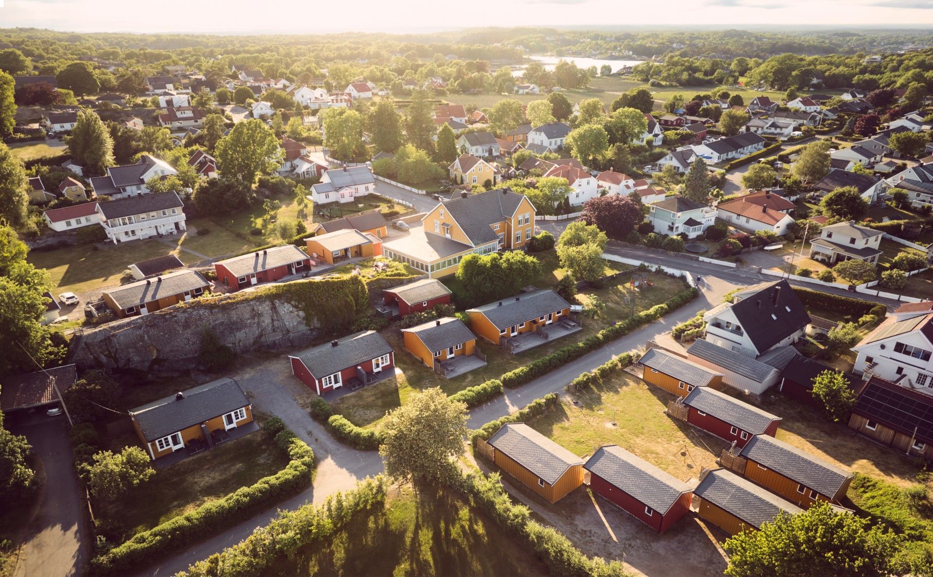 Dronebilde med oversikt over området