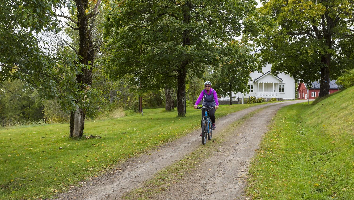 Syklist på Gravberget Gård, Visit Oslo Regionen