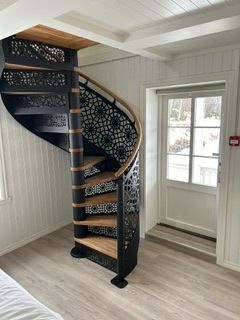 moderne og vakker spiraltrapp Finsnes Gaard