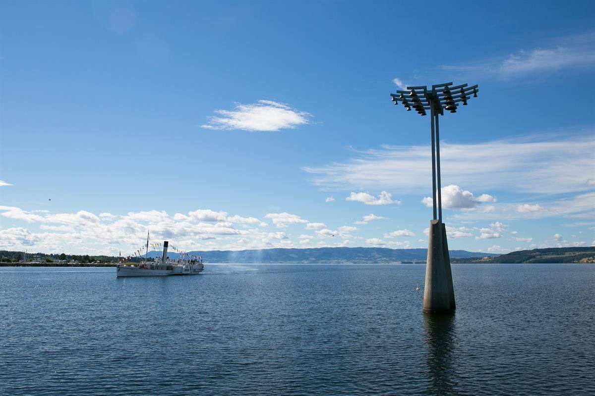 Skibladner og klokketårnet