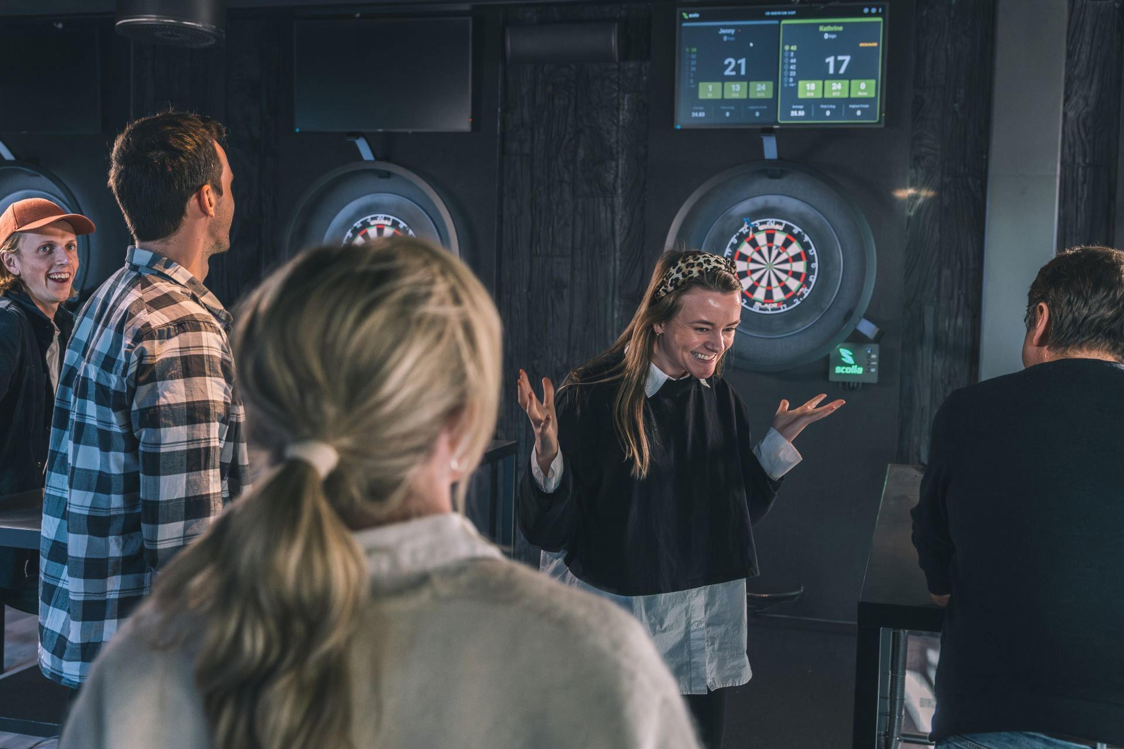 Kamben kafé og spel, Myrkdalen