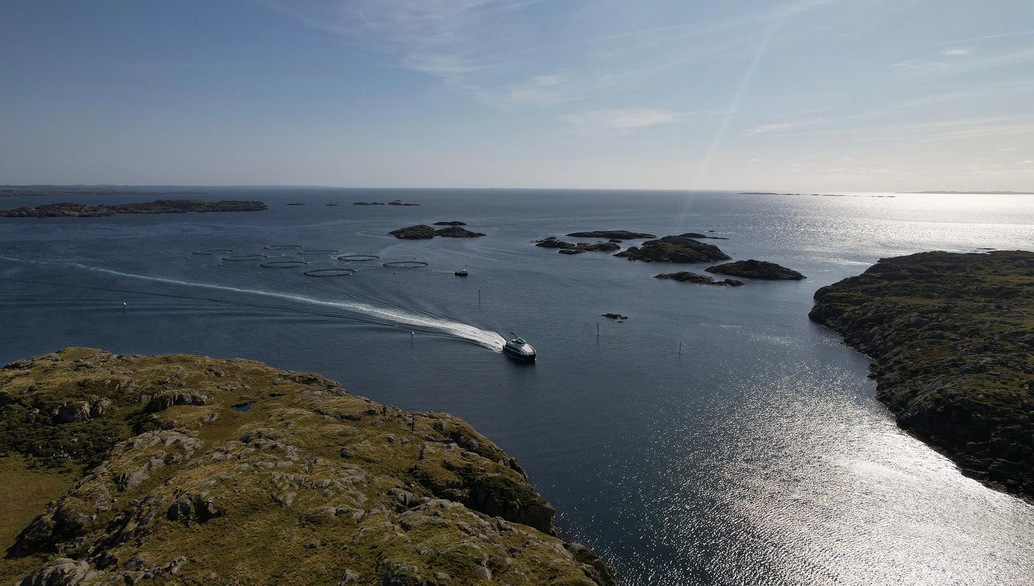 Boat to Røvær