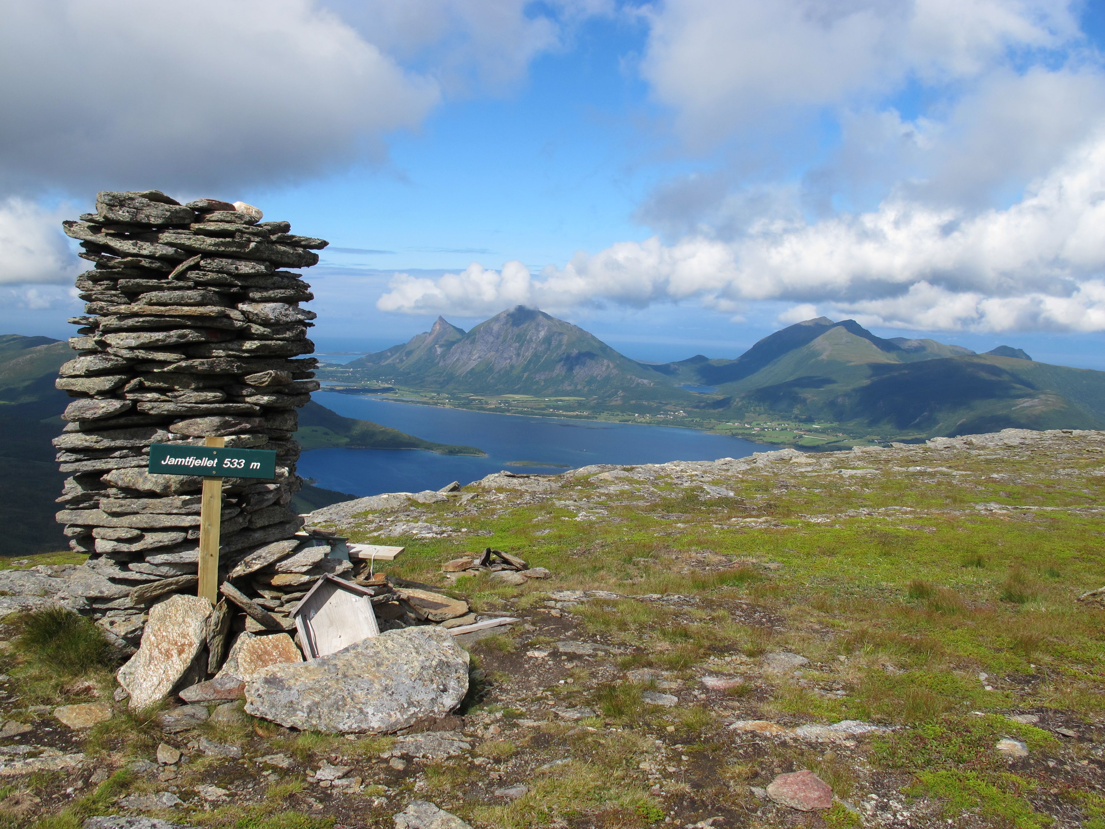 View towards Steigen Tur