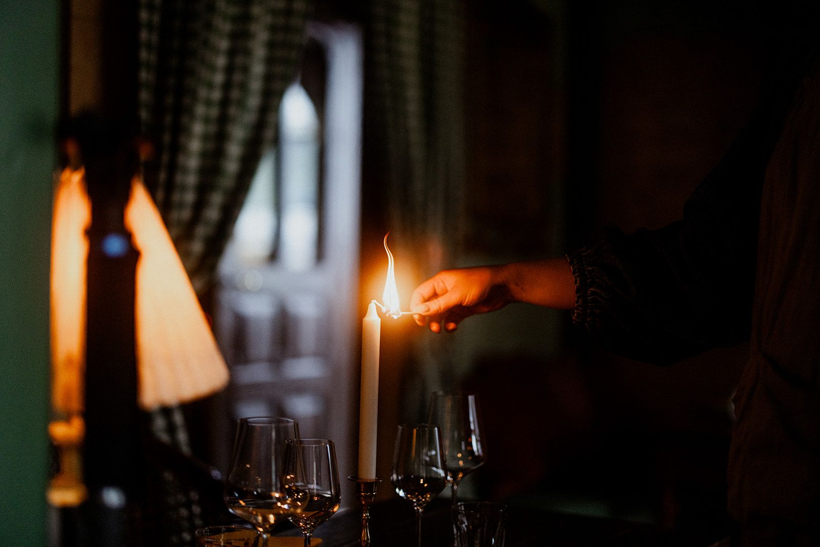 Evening is set at Hotel Sundal – candlelight and attention to detail create the mood.