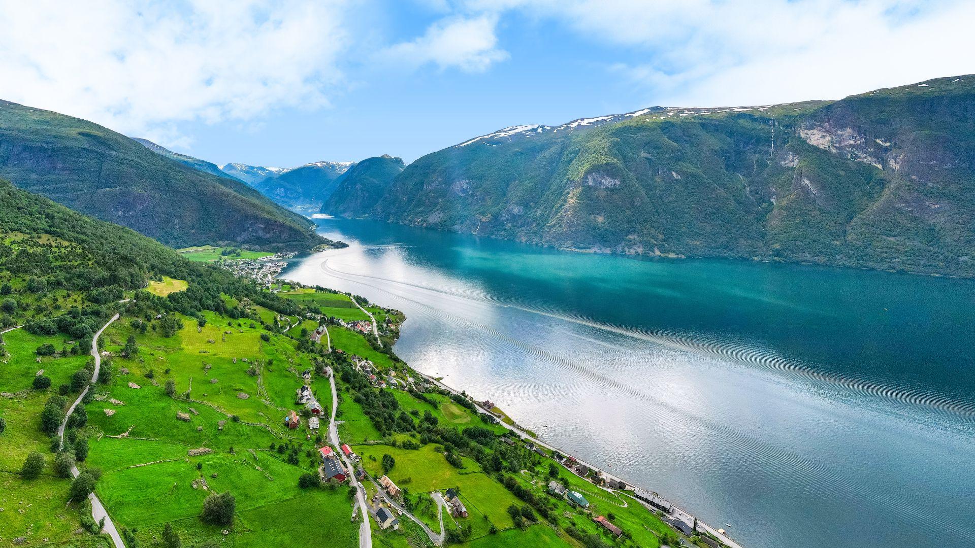 Aurlandsfjorden Go Fjords