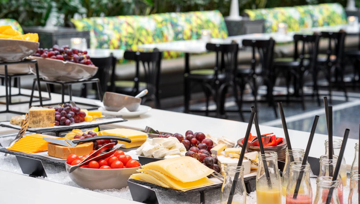 breakfast buffet