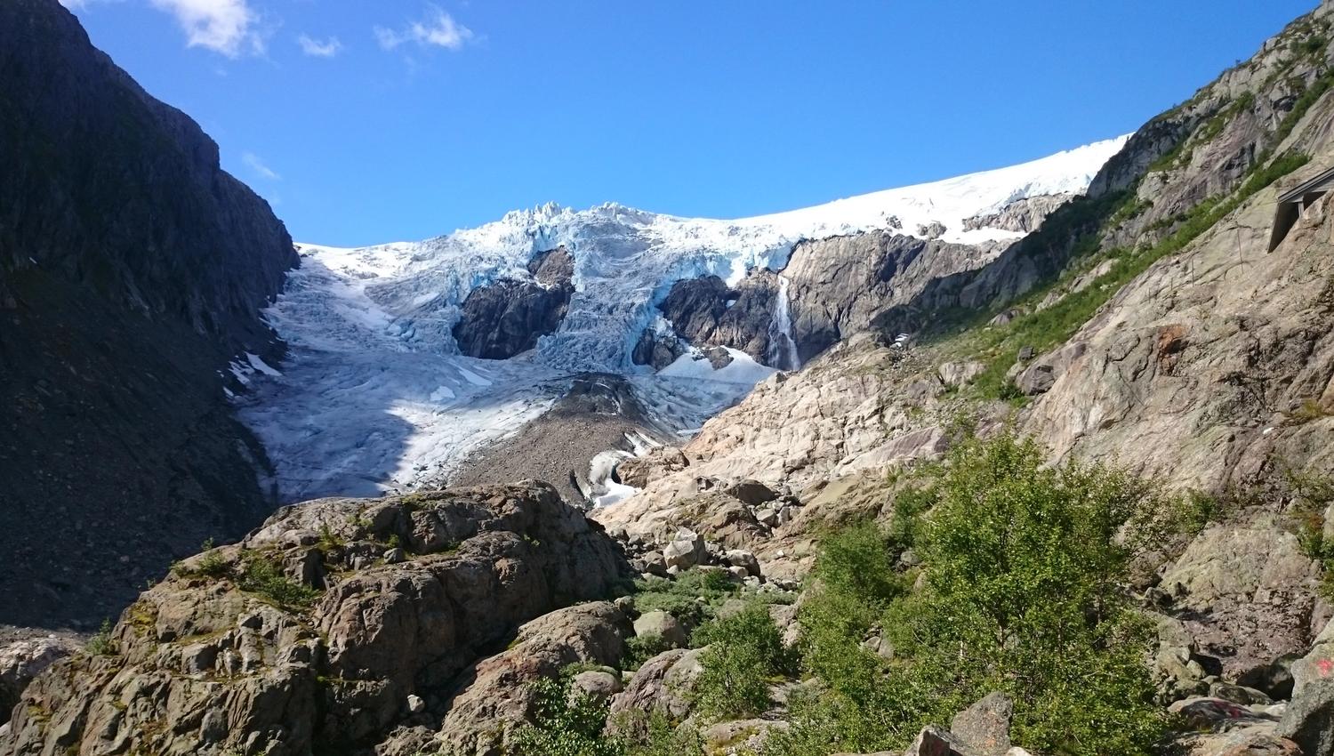 Den blå buerbreen sett nedanfrå