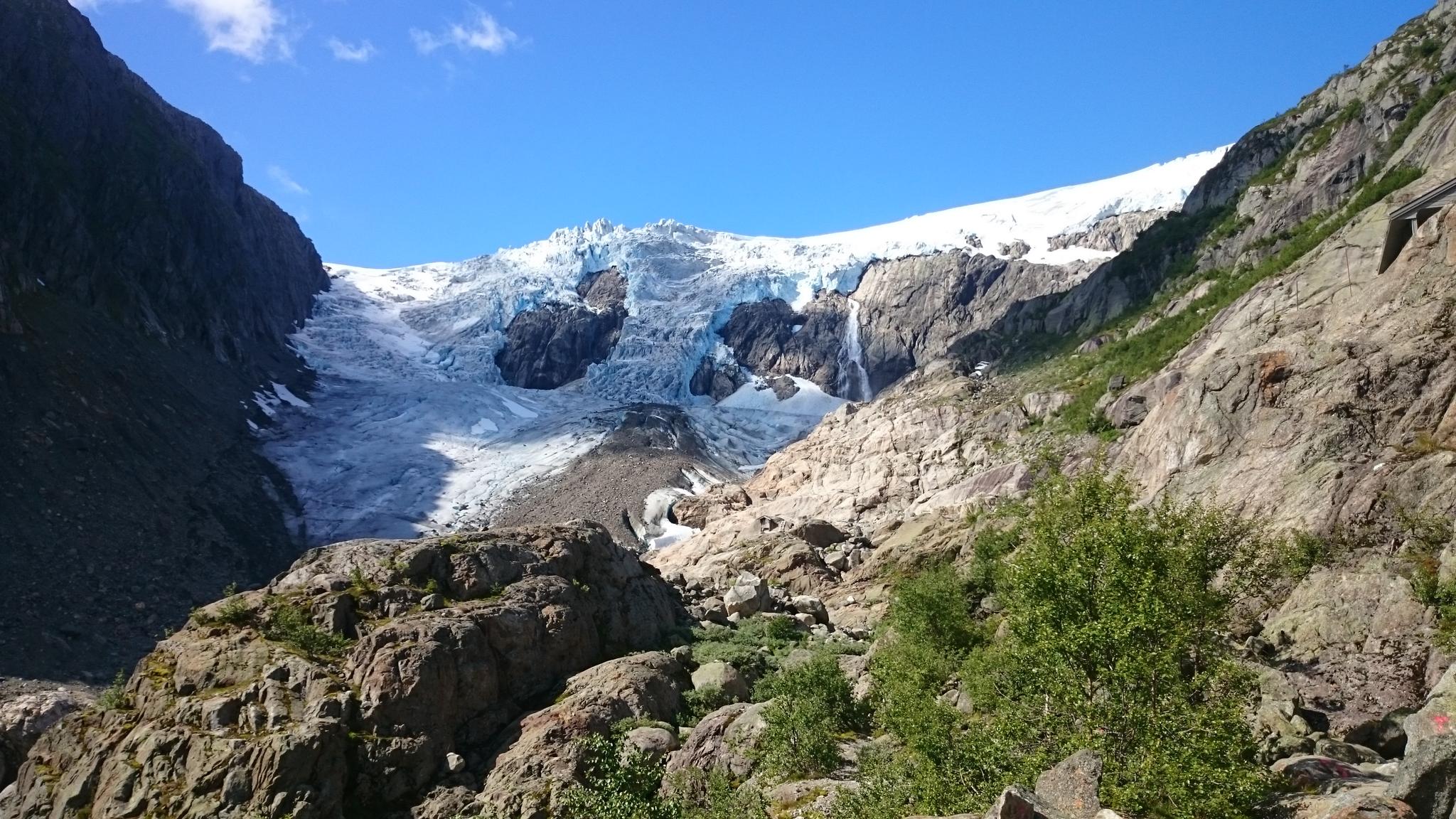 Den blå buerbreen sett nedanfrå