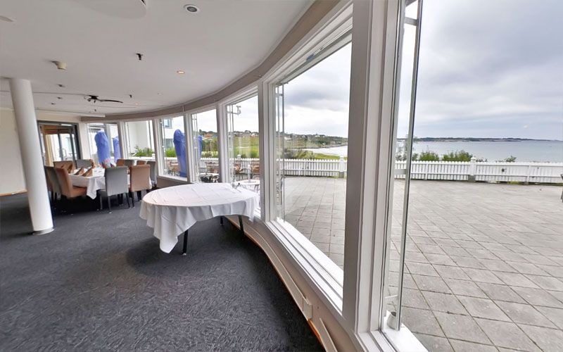 Ventilene Viste Strandhotell restaurant på kanten av havet