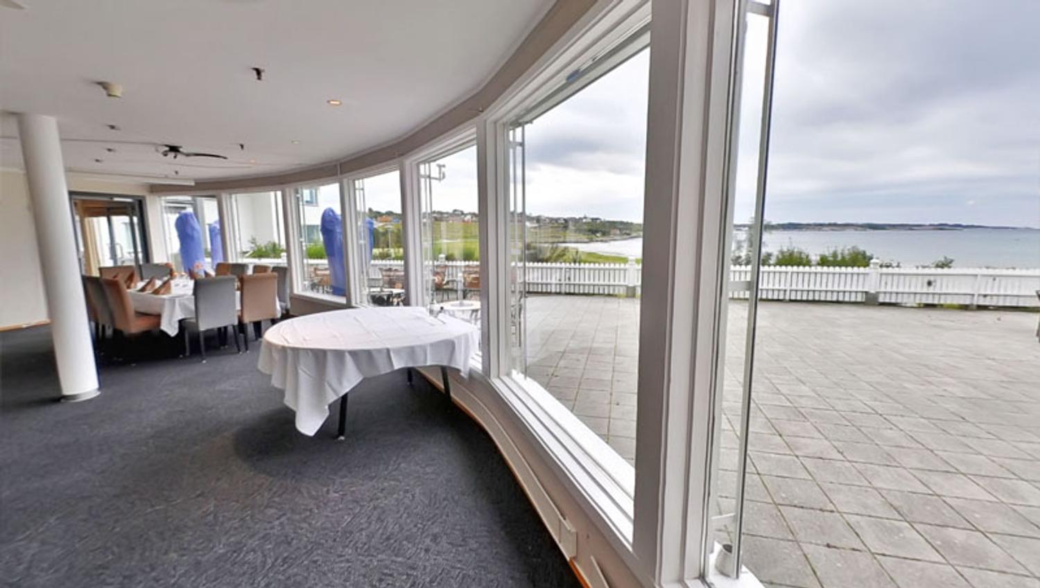 Ventilene Viste Strandhotell restaurant på kanten av havet