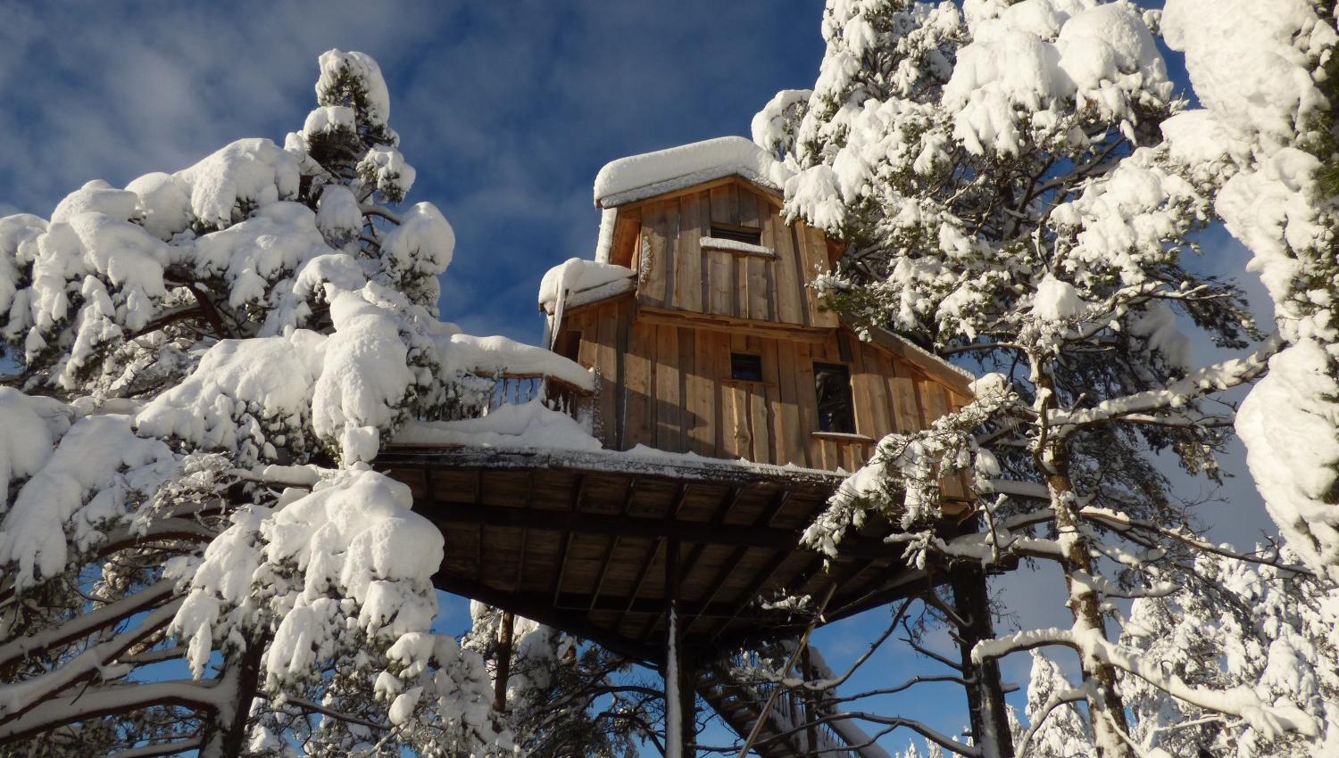 Øy-Hytta om vinteren (The Island Cabin)