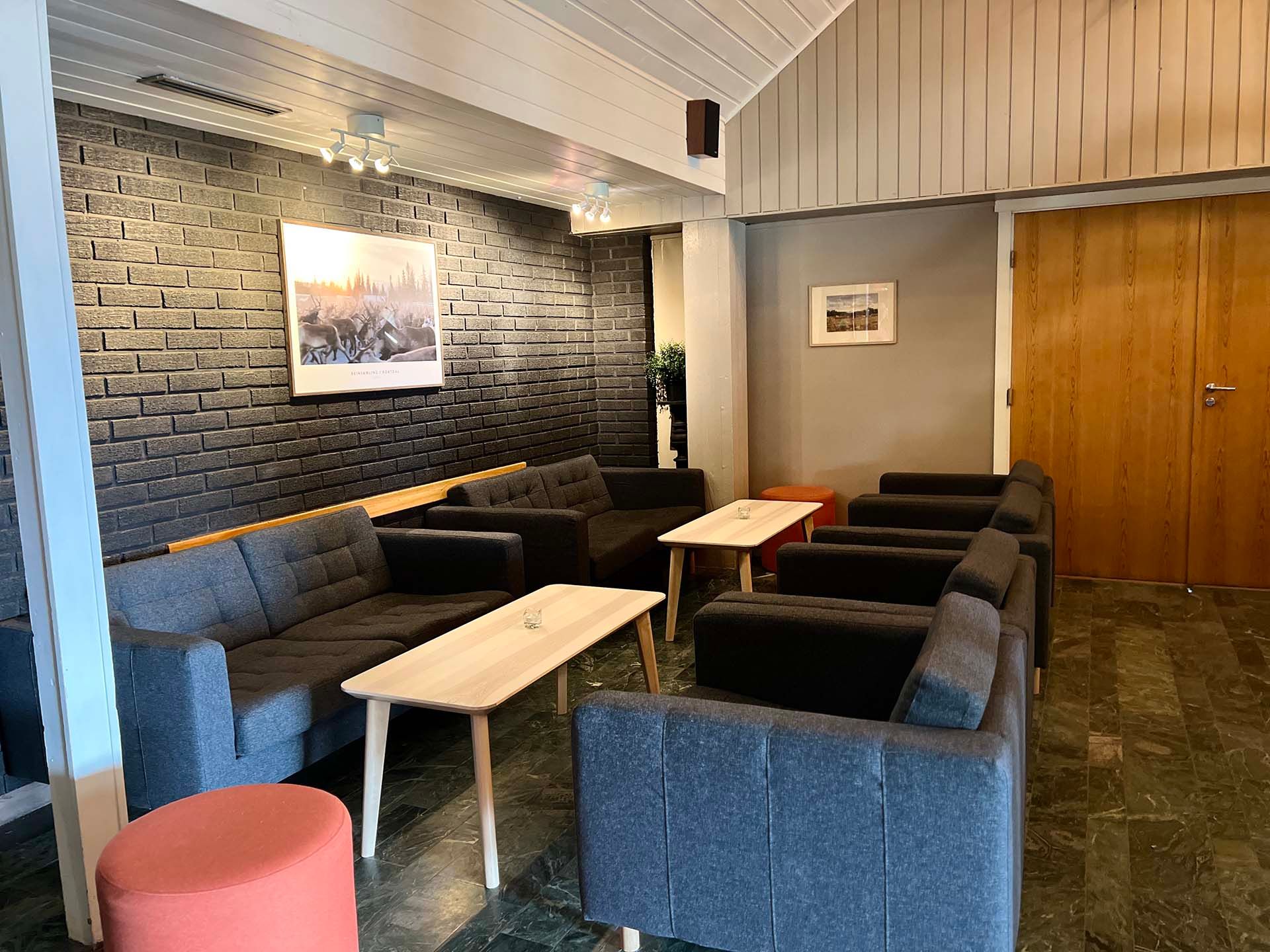 Sitteområde i baren på Snåsa Hotell