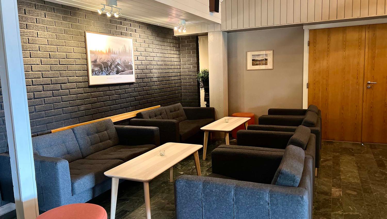 Sitteområde i baren på Snåsa Hotell