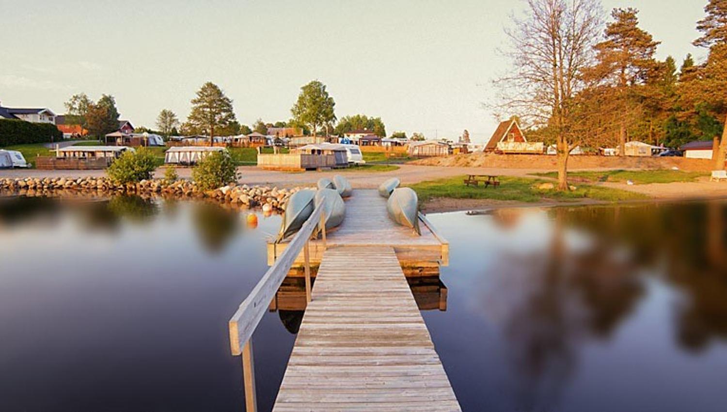 Dock on the water to the campsite