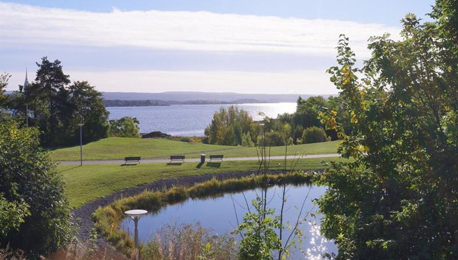 Outdoor with dam and sea view
