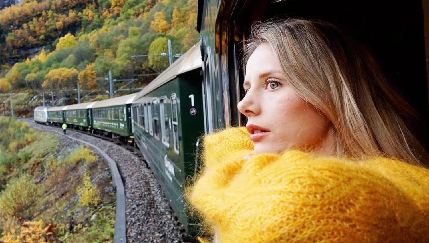 Person enjoying the Flåm Railway