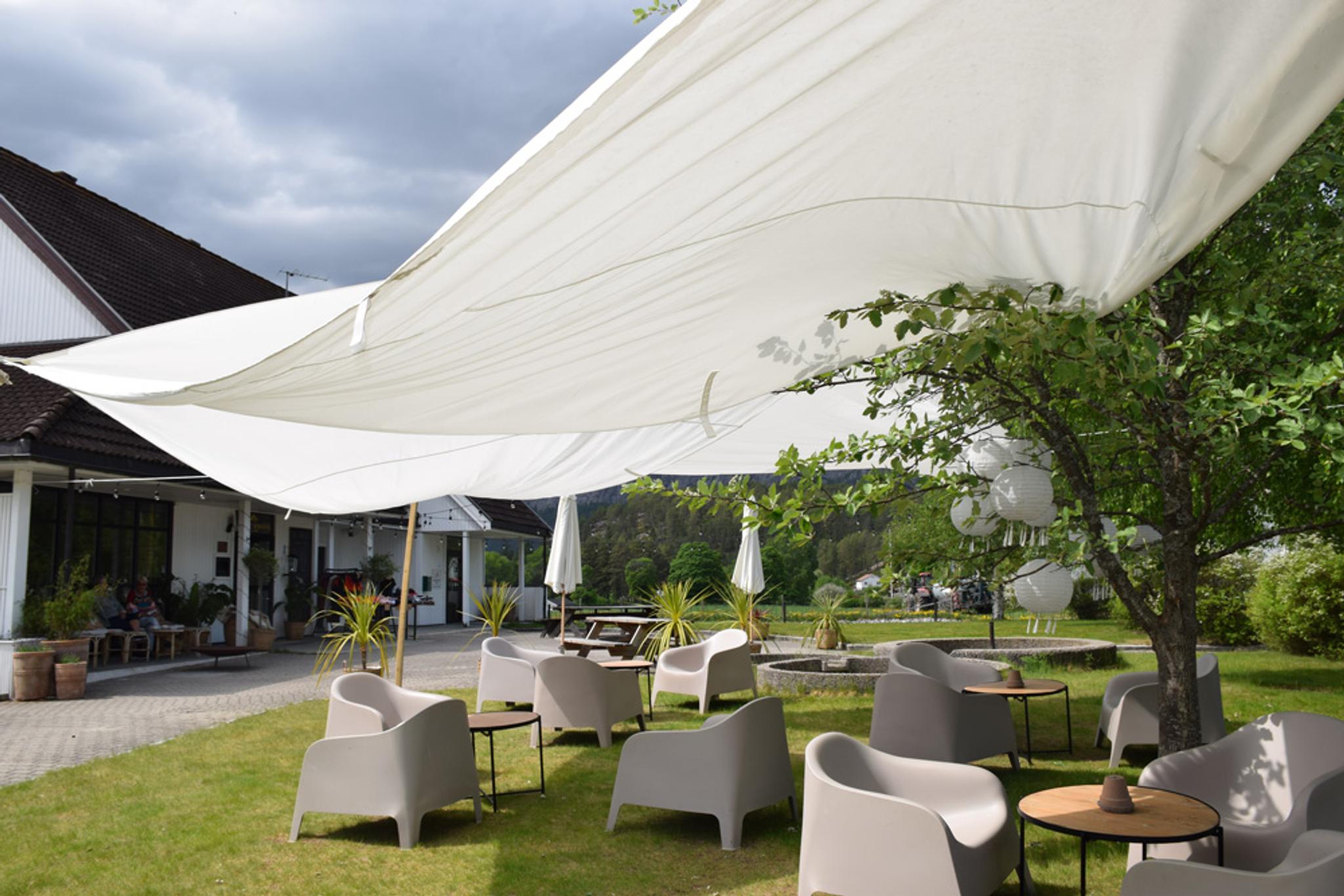 Fyresdal_sommer_uteområdet_Hvelvet_1000x667