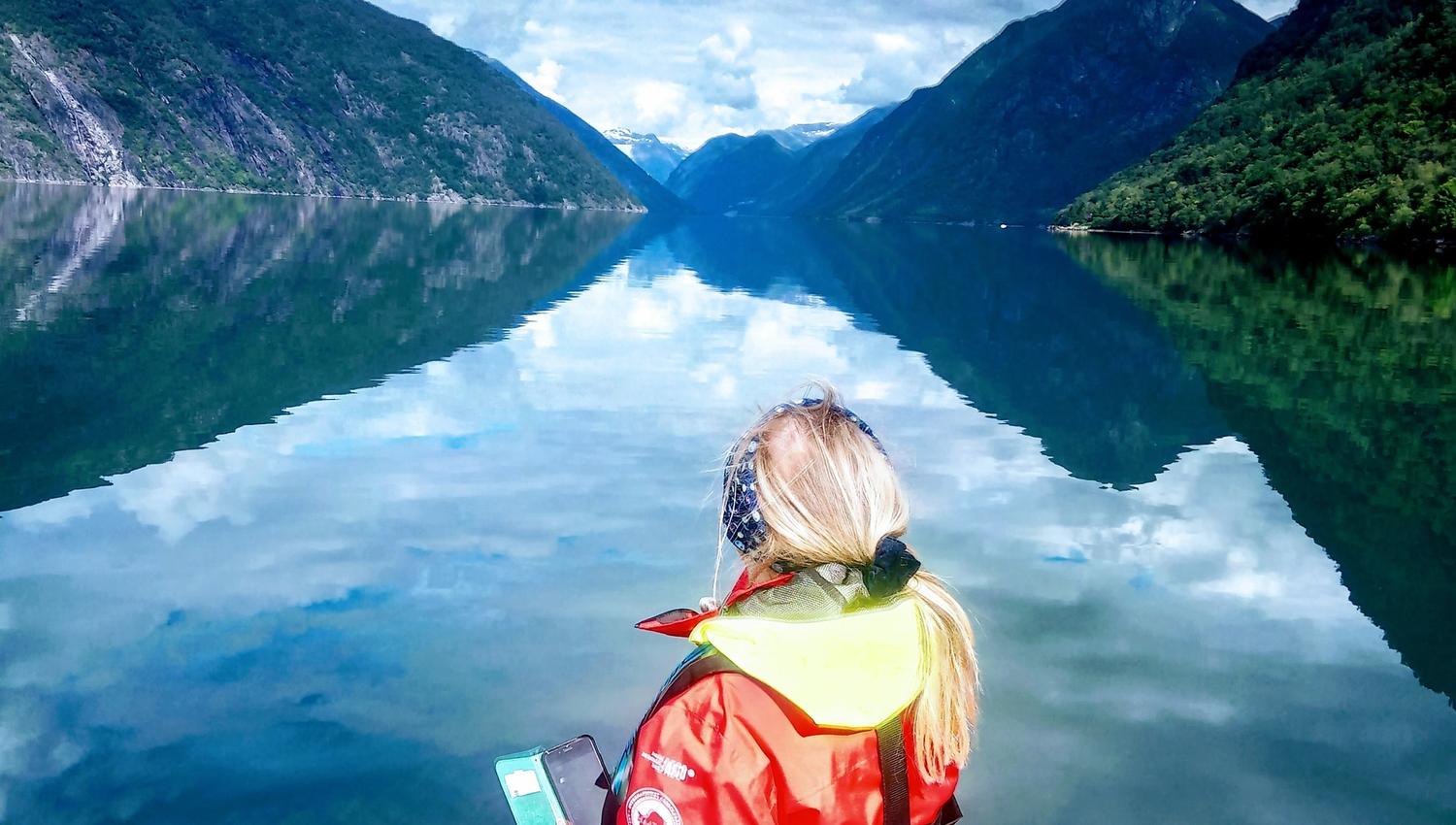 Taxi boat to and from Fjærland