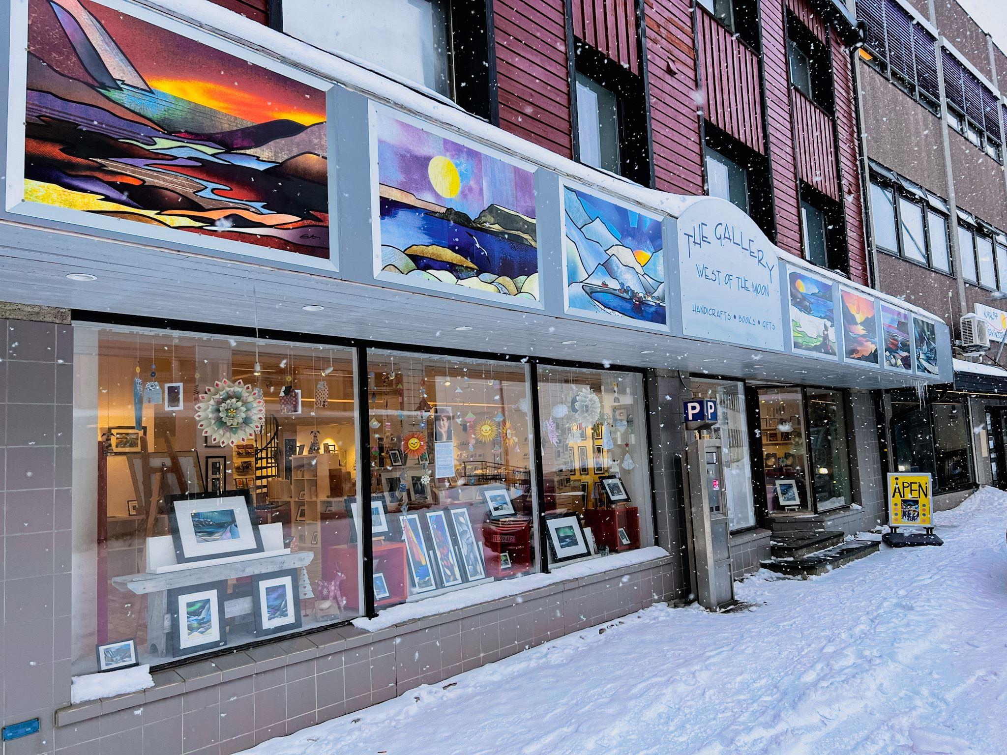 The Gallery - West Of The Moon 