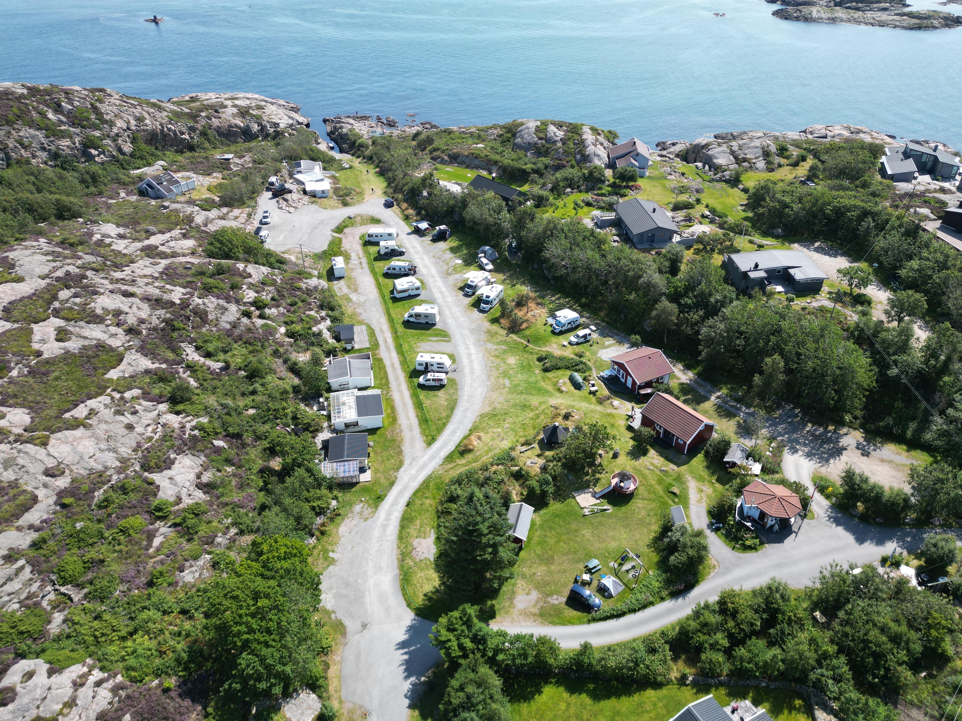 Overview photo of the campsite