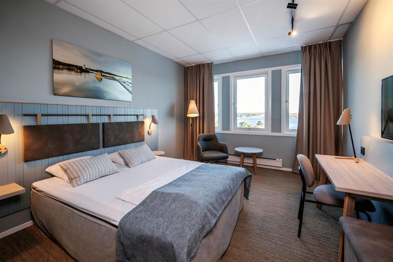 Rom med dobbeltseng på Quality Hotel Skjærgården i Langesund