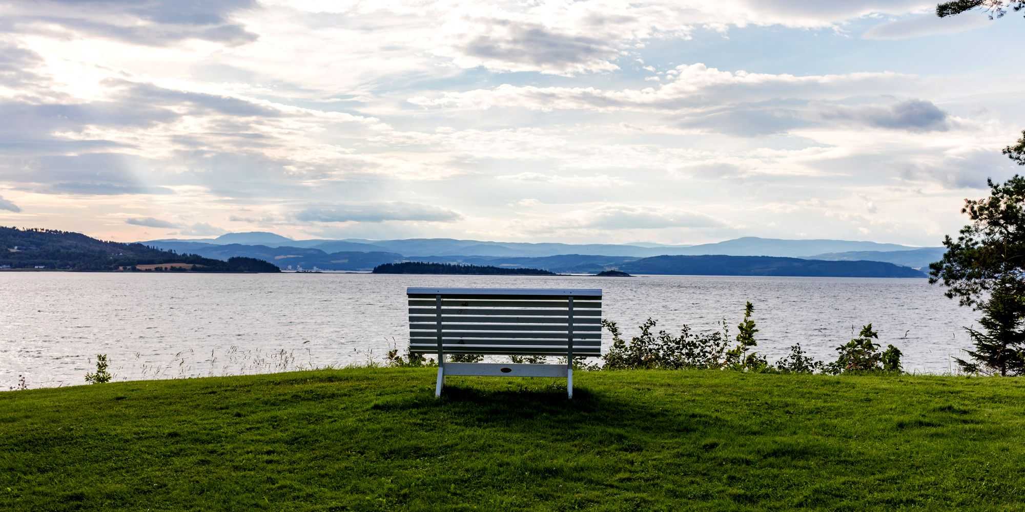 Jægtvolden Fjordhotell - Seating by the fjord