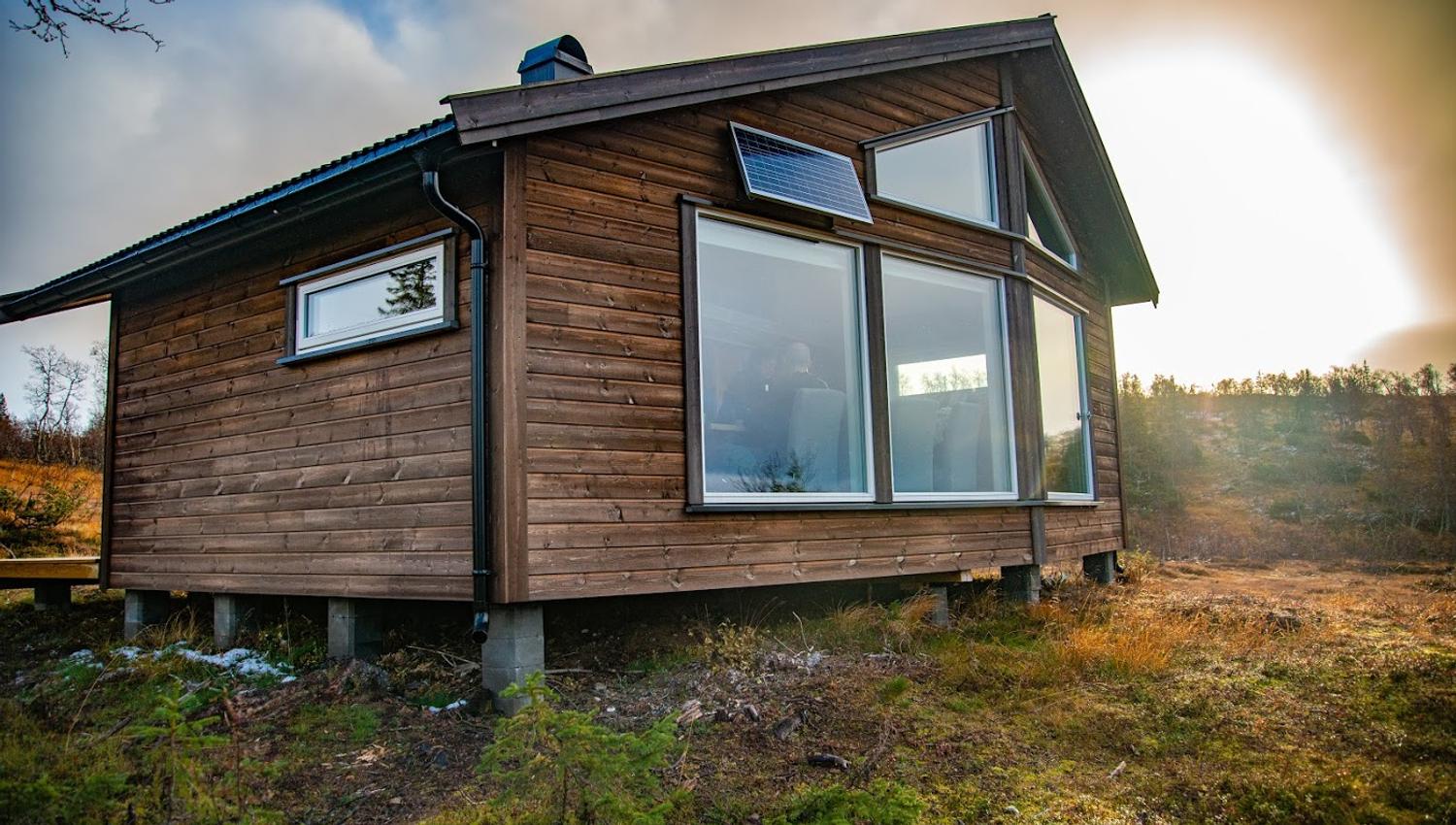 Ryplihytta i Snåsafjella med panoramautsikt til fjellområdene rundt