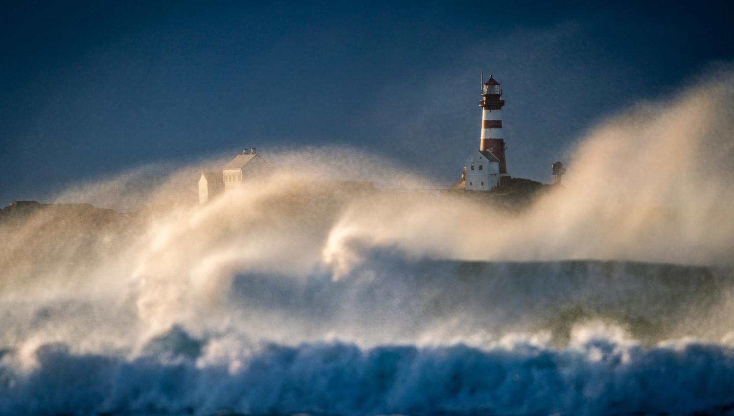 Storm og Feistein fyr