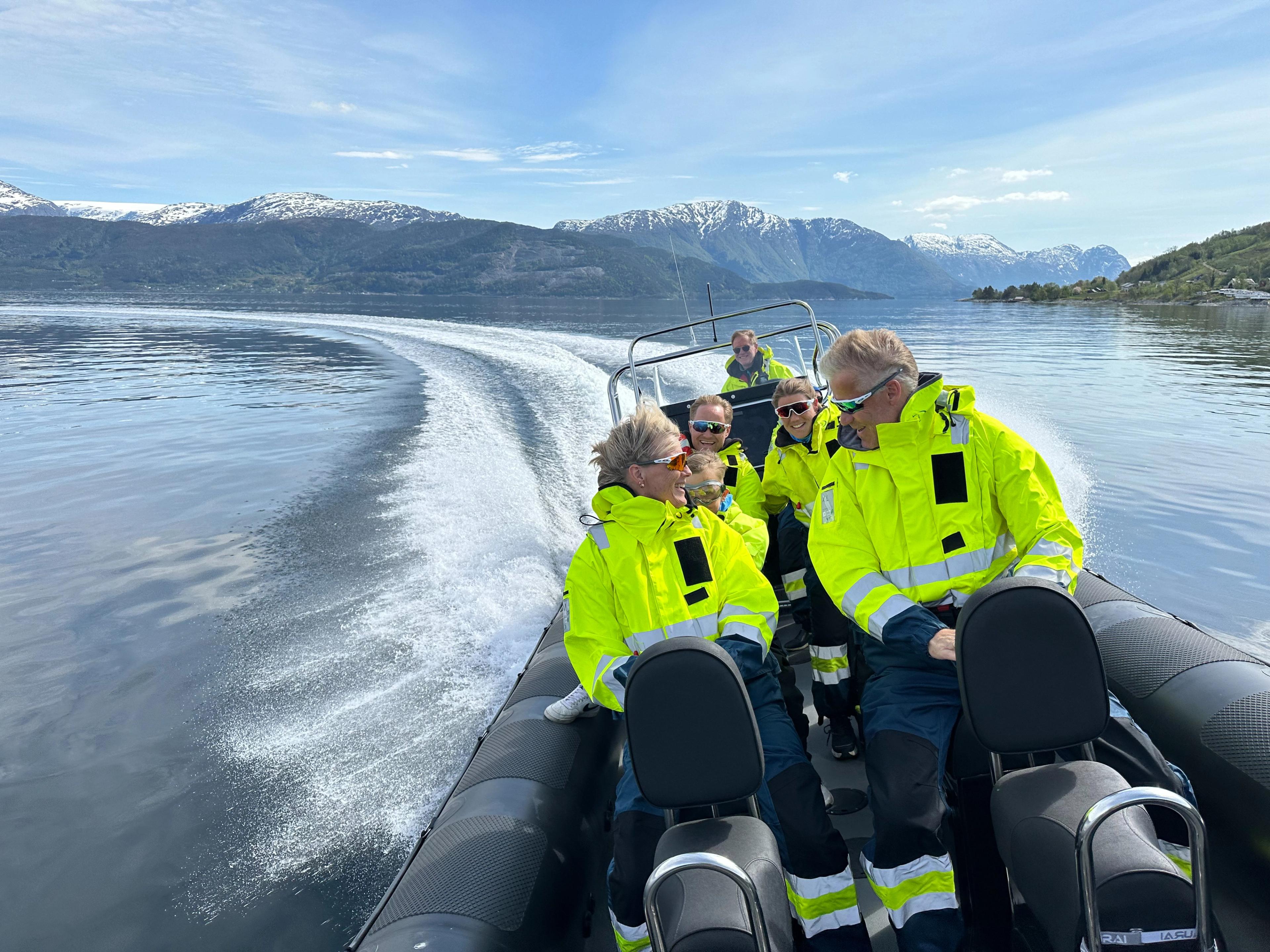 Fjord cruise i RIB båt på Hardangerfjorden