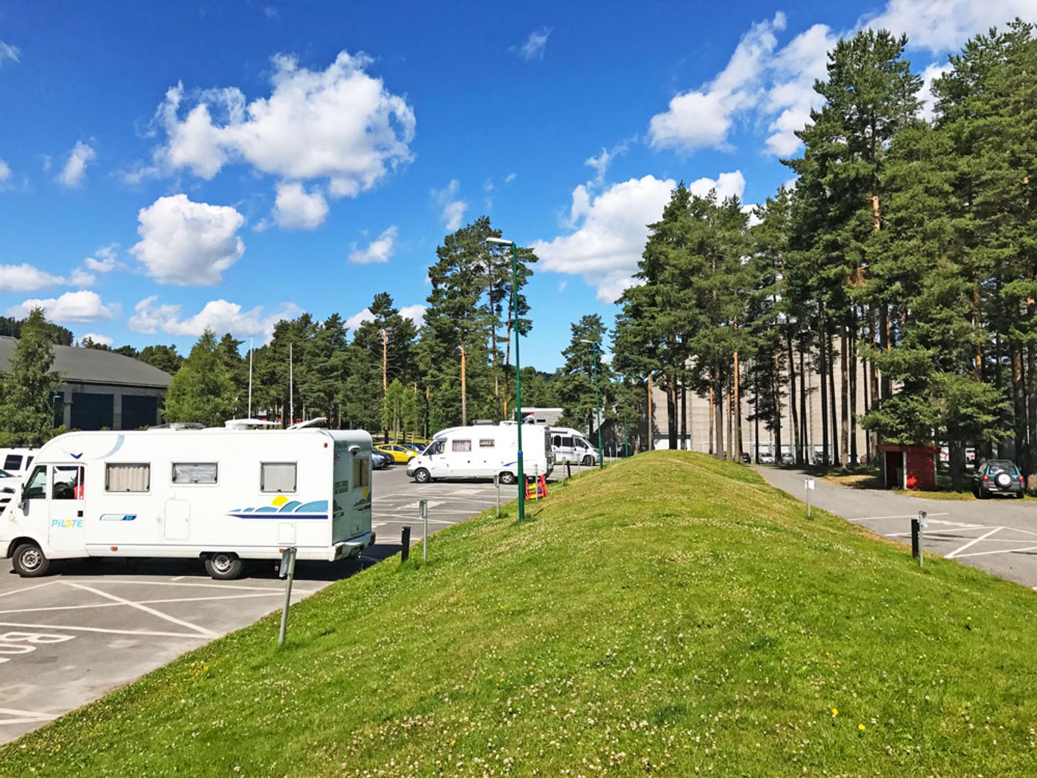 motorhomes at motorhome parking in Skien leisure park 