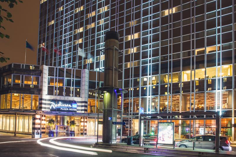 Entrance til Radisson Blu Plaza