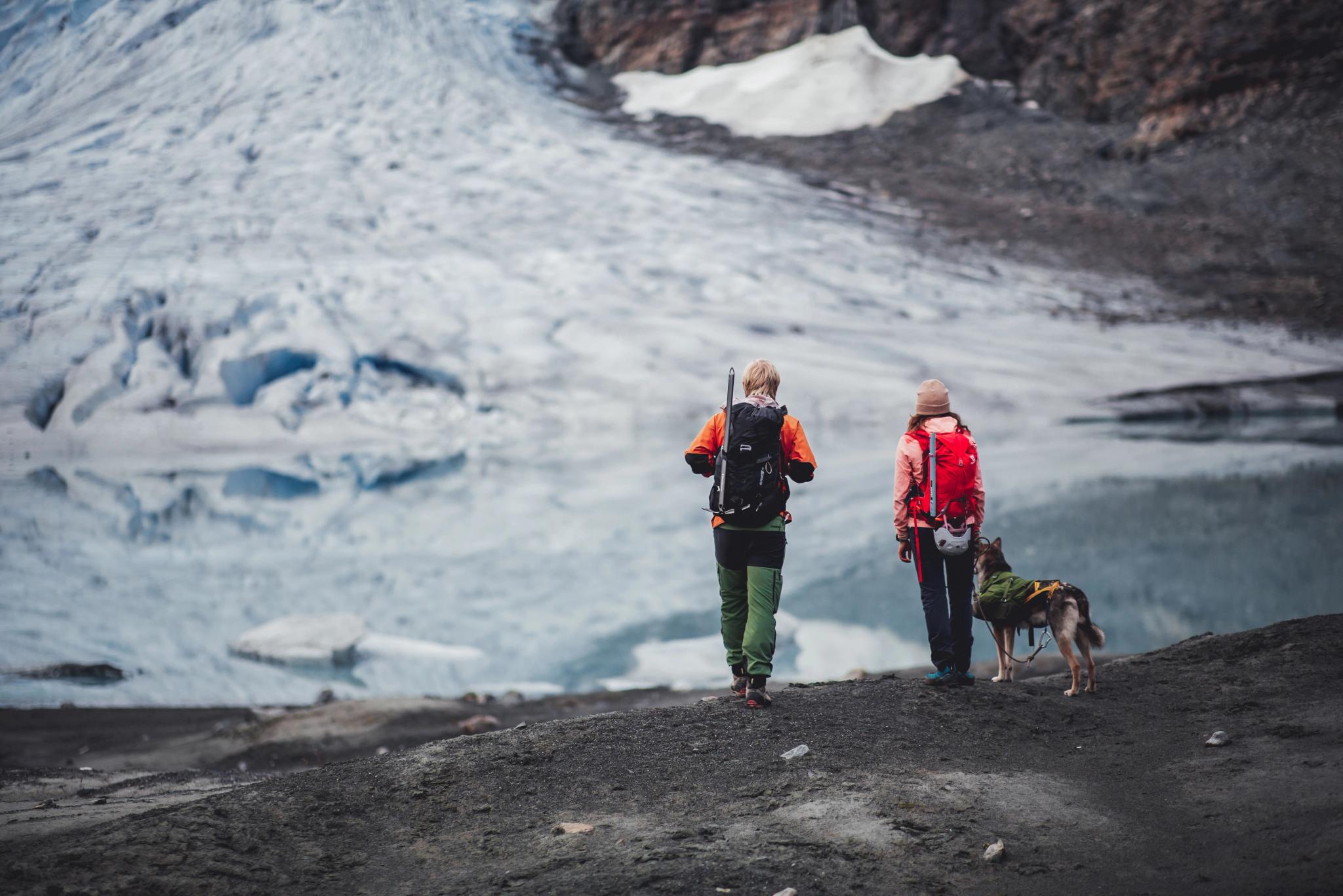 Overnight glacier experience with Lyngen Outdoor Experience