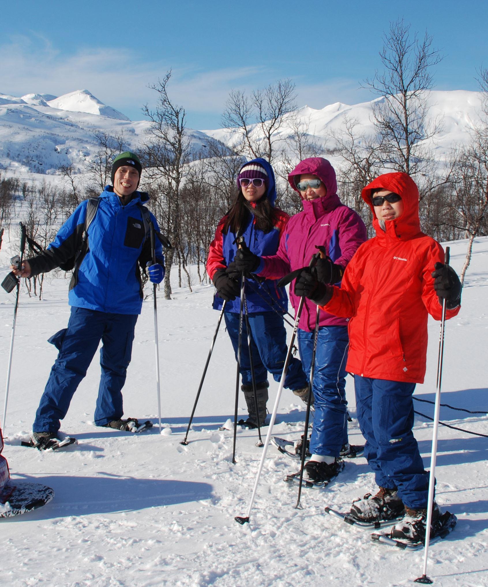 Northern Lights snowshoe hike with guide