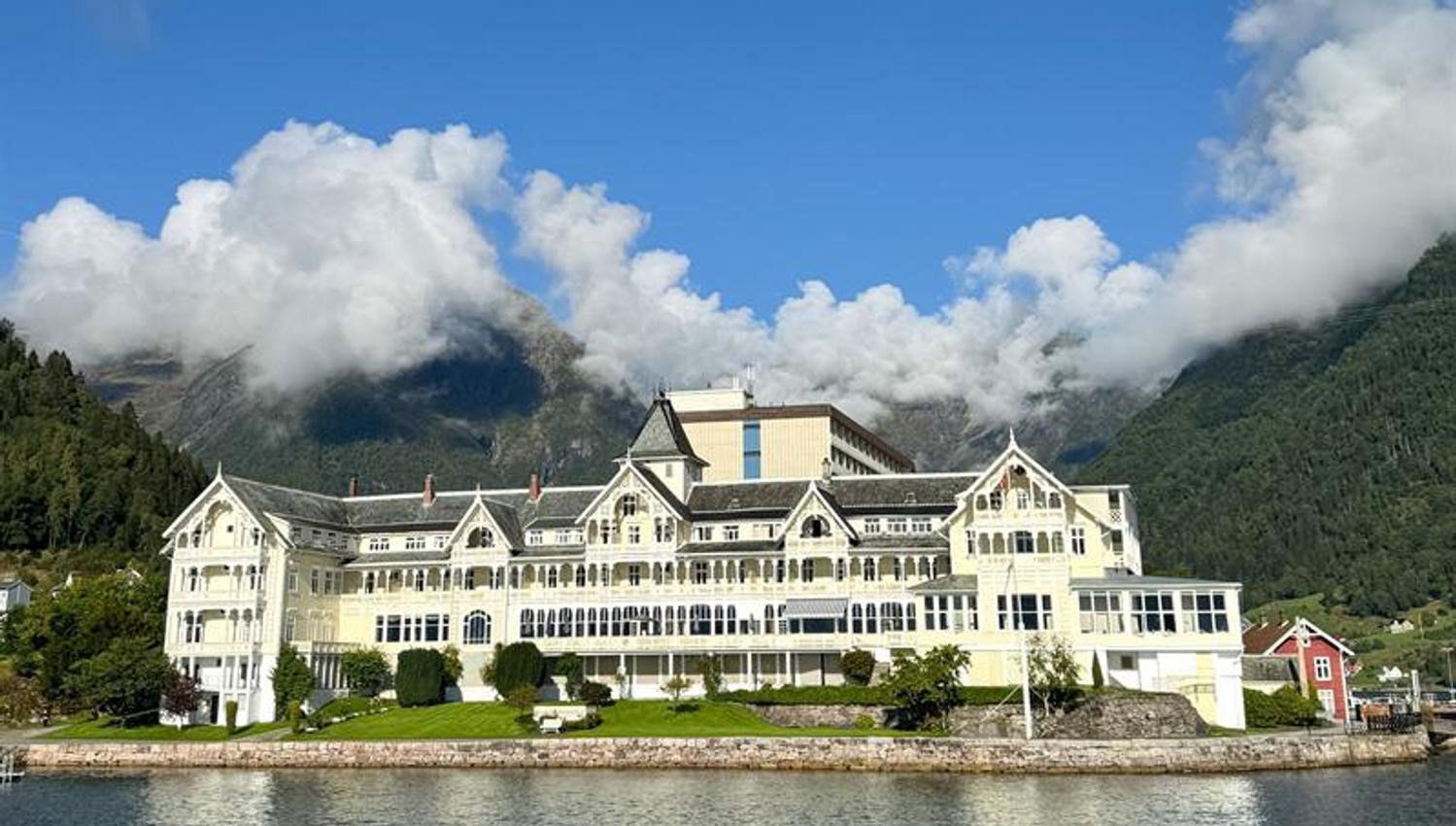 Kviknes Hotel - See the Fjords