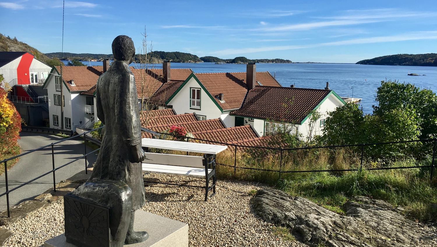 Munch Statue