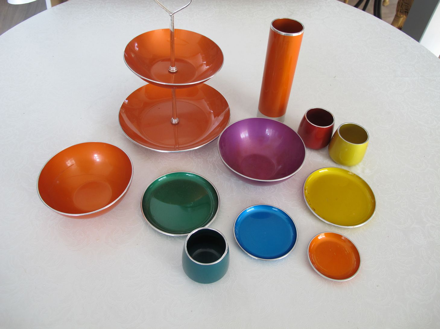 fargede aluprodukter