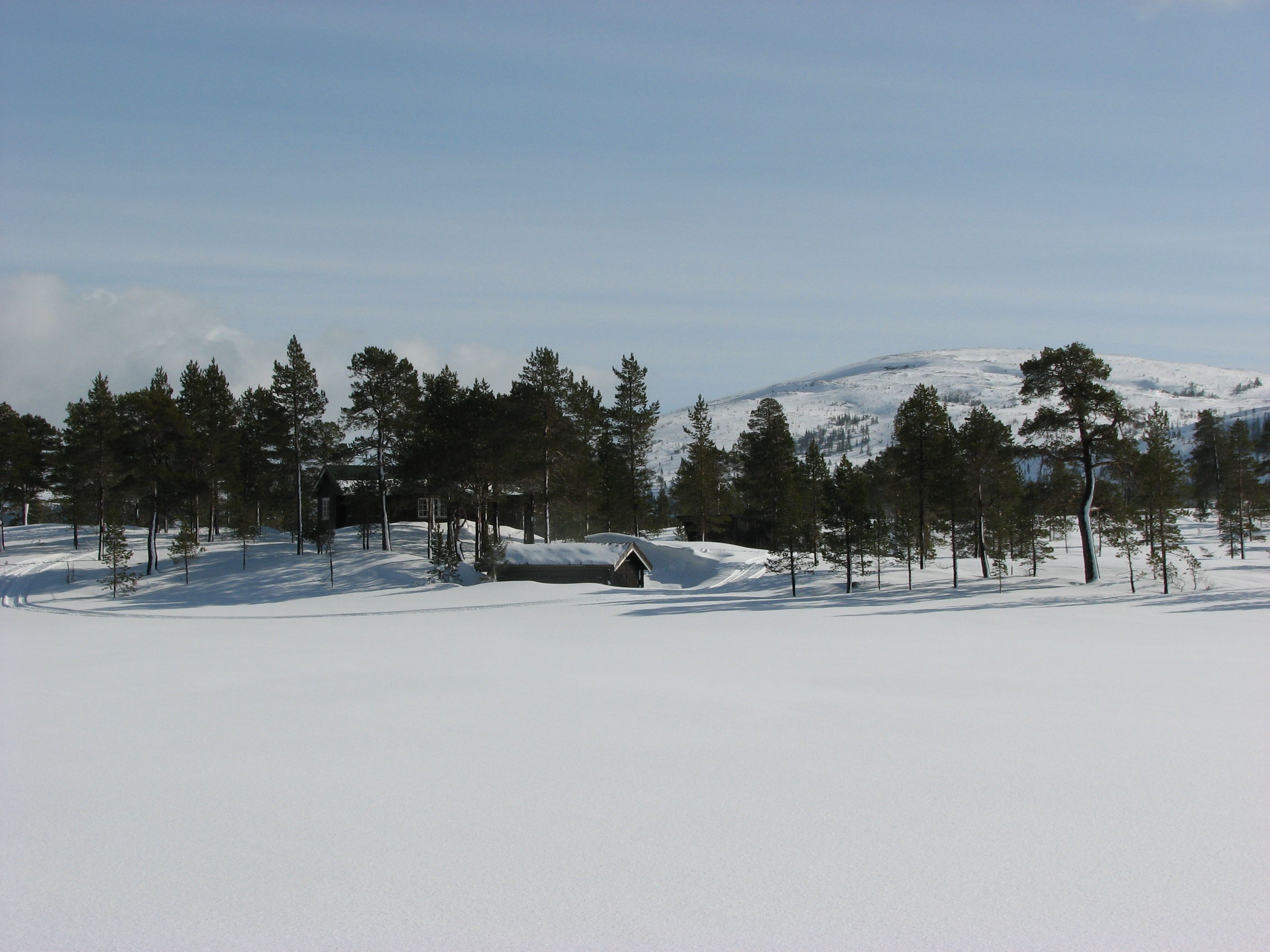 Kvernsjøhytta i vinterlandskap