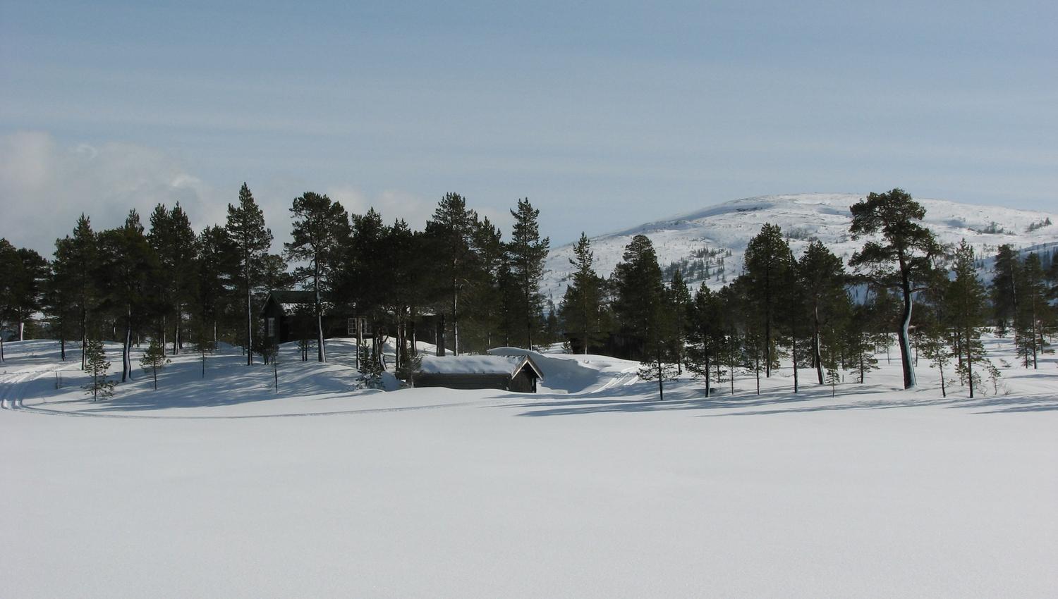 Kvernsjøhytta i vinterlandskap