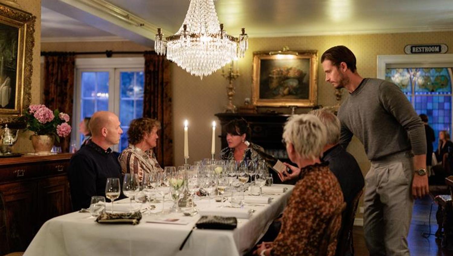 Guests have dinner at the hotel.