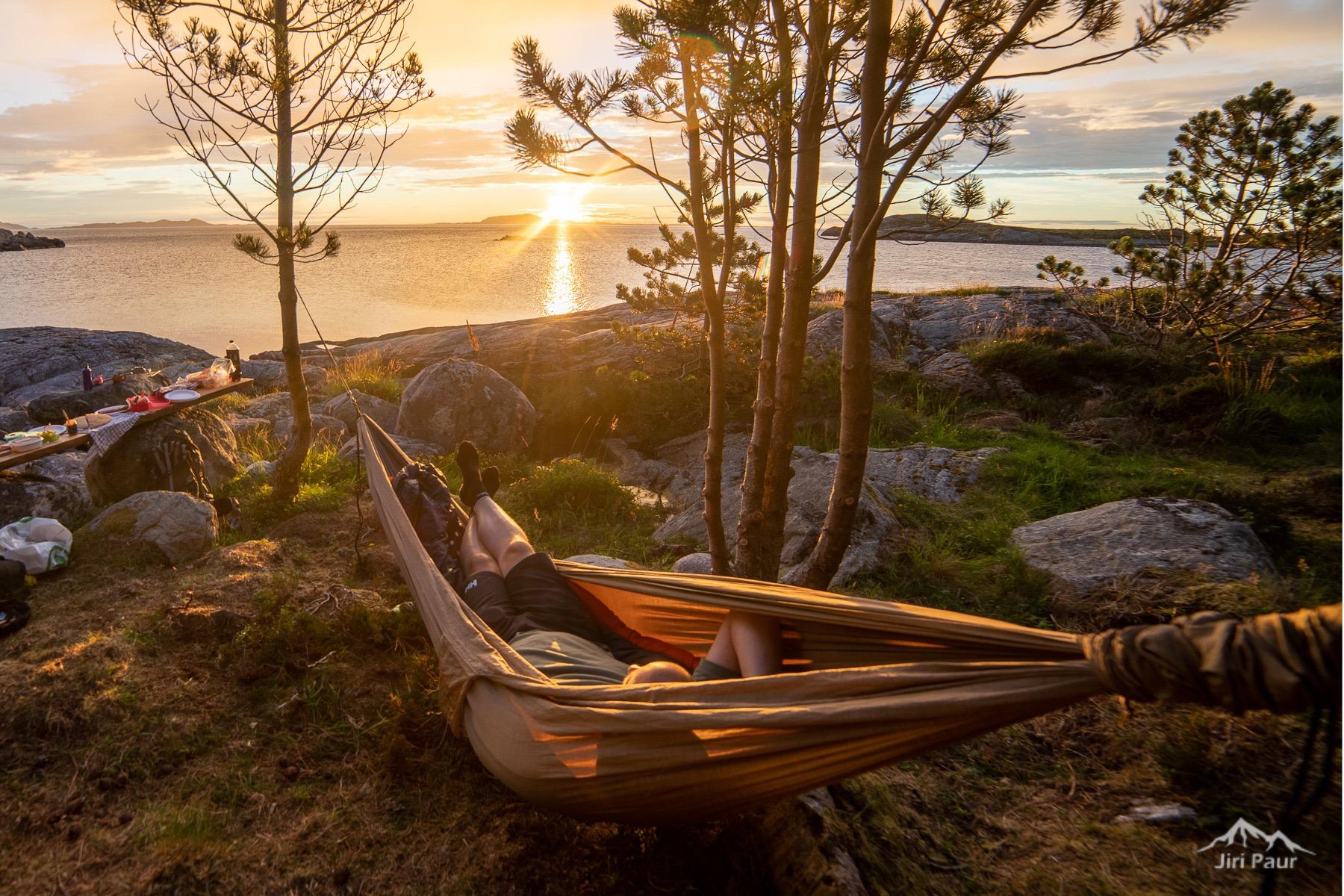 Hammock park sleepover by the ocean in Midsund