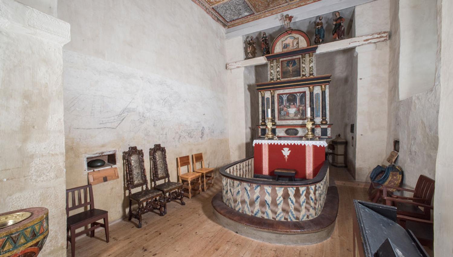 Interiør, alter Kviteseid gamle kyrkje