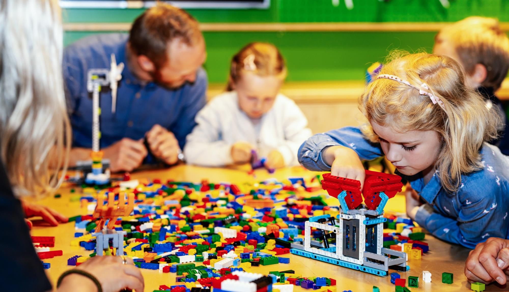 Familiedag med bedriften_ Legoaktivitet