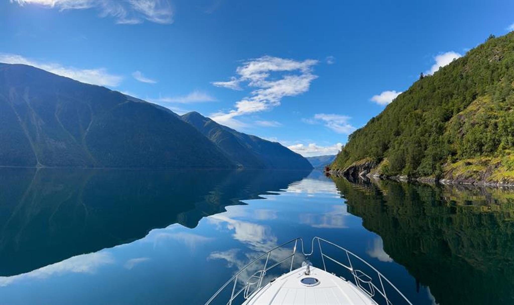 Fjaerlandsfjord - See the Fjords