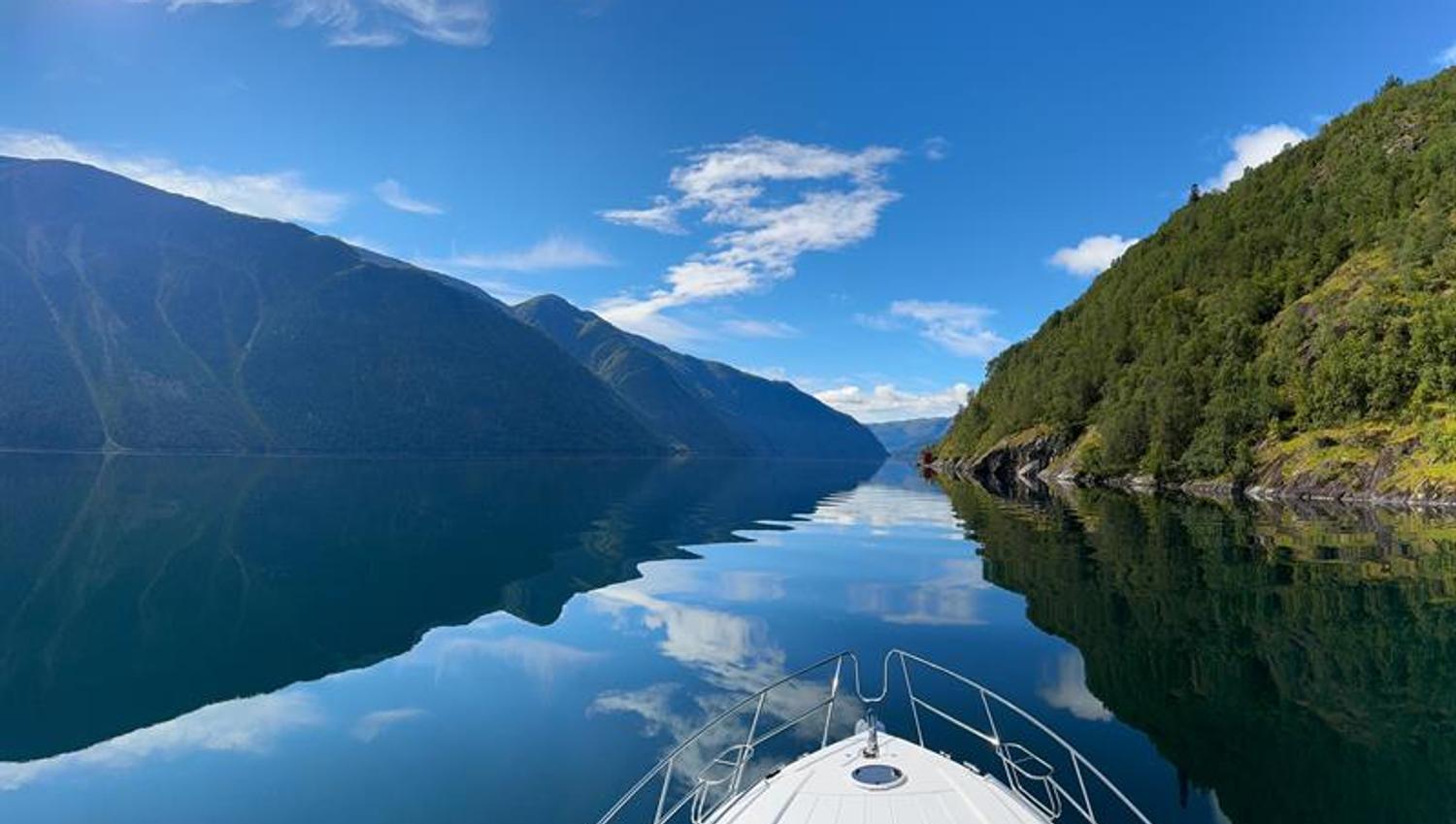 Fjaerlandsfjord - See the Fjords