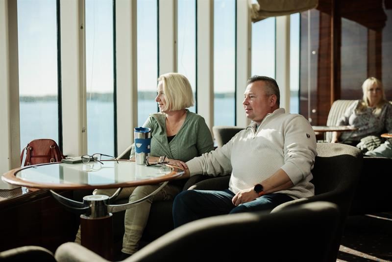 Couple relaxing in the bar
